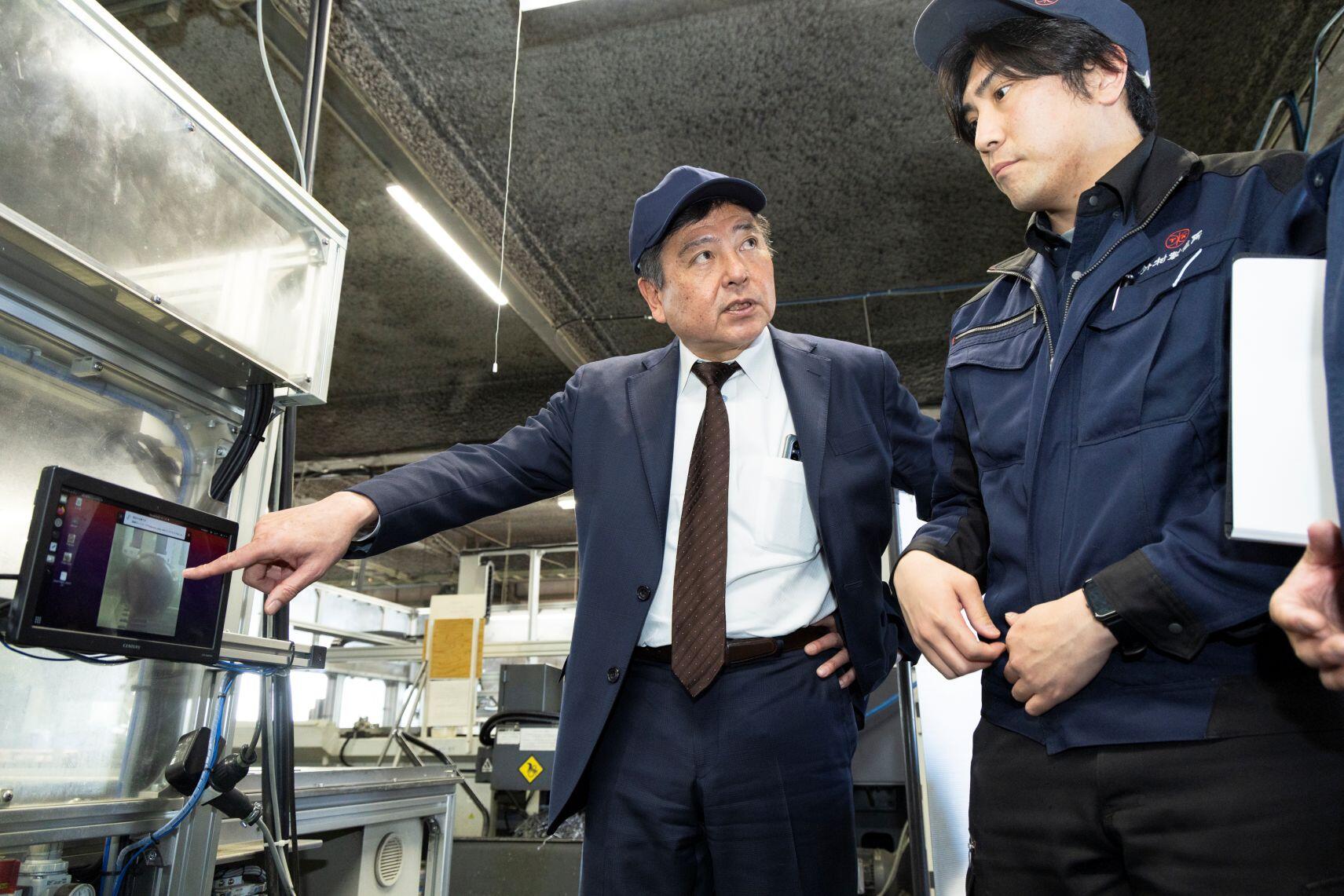 竹村製作所_工場内AI検査システムの稼働の様子